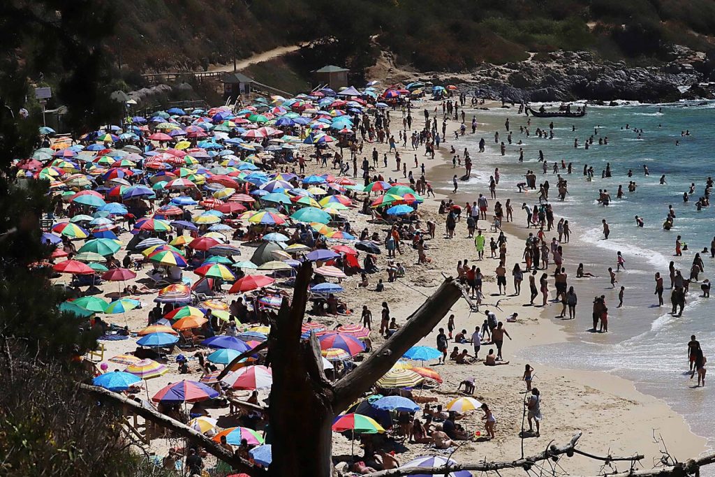 Peligros del Permiso de Vacaciones: Se han emitido más de 600 mil documentos y hay colapso de playas