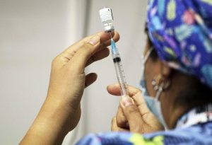 Estudio en Chile de vacuna Sinovac: También es efectiva en personas mayores de 60 años