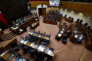 Senado despacha proyecto para retener fondos de AFP por deudas de pensión alimenticia