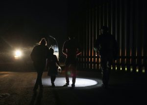 EE.UU. deporta a recién nacidos de madres inmigrantes