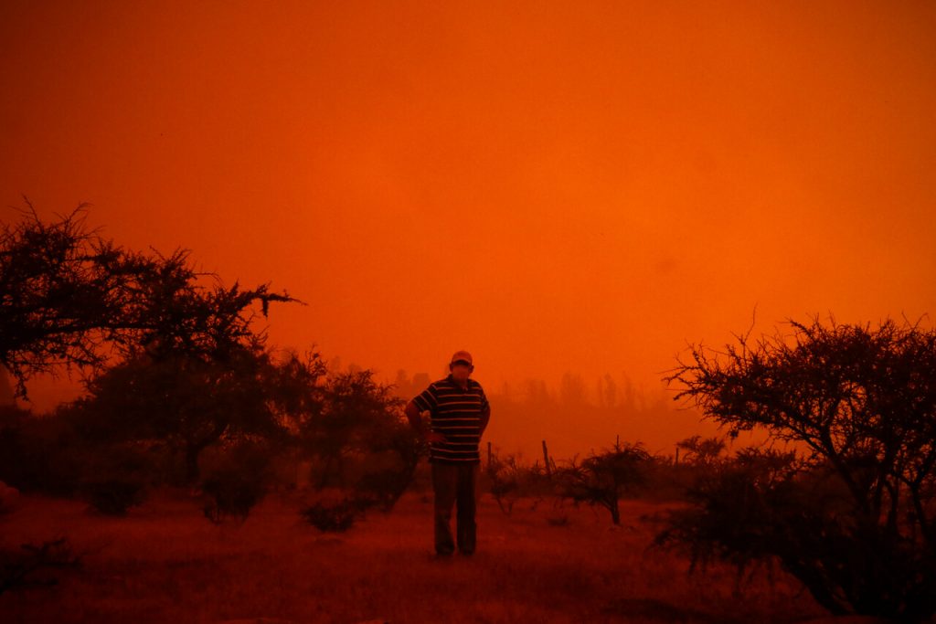 Se mantiene la Alerta Roja para Valparaíso y Quilpué por incendio forestal: Llamas ya han arrasado más de 2.000 hectáreas