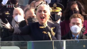 Lady Gaga: Mira la emocionante interpretación del himno de la artista en la ceremonia inaugural de Joe Biden