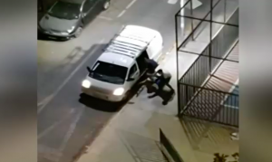 Video de supuesto secuestro alarmó a residentes de Santiago centro: Policías entregan detalles de lo sucedido