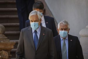 Admiten querella contra Piñera, Paris, Mañalich y Zúñiga por presuntos delitos de corrupción en contratos de residencias sanitarias