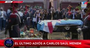 Políticos y ciudadanos despiden al ex presidente Carlos Menem