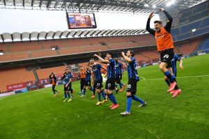 Inter golea al Milan en el “Derbi della madonnina” y se afianza en el liderato de la tabla