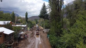 Onemi decretó evacuación preventiva en zonas de San José de Maipo por aumento de caudal del río