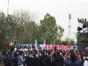 “Ganan o los matamos”: Garra Blanca llega al Monumental a amenazar a jugadores de Colo Colo