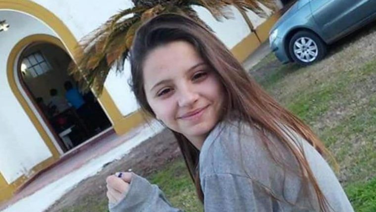 Femicidio de joven de 18 años conmociona a Argentina: Principal sospechoso es policía