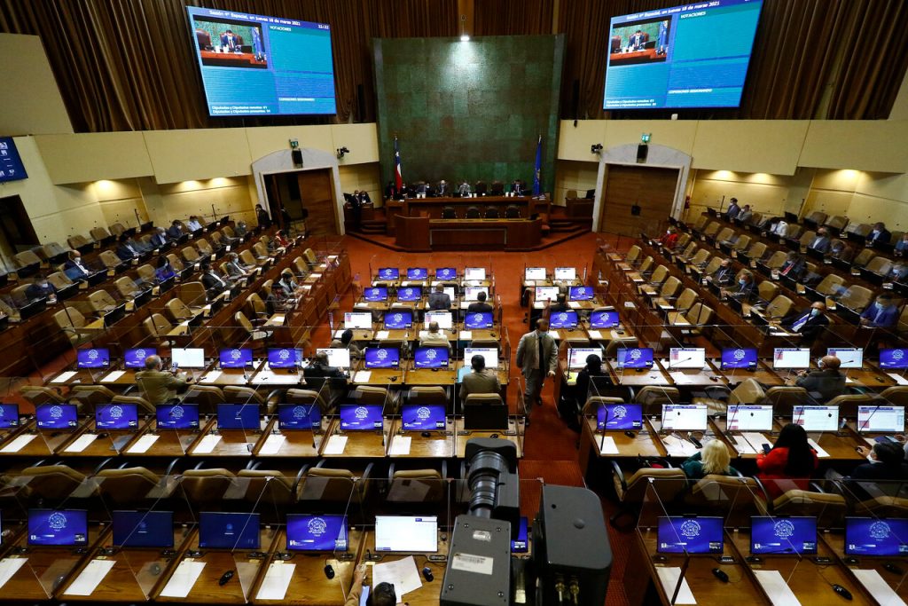 Cámara Baja aprueba en general aplazar las elecciones hasta mayo: Ahora pasa al Senado