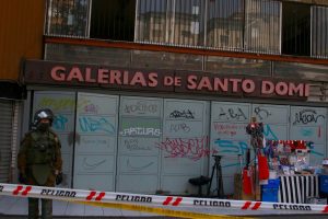 Asalto a joyería de Galería Santo Domingo en Santiago deja un locatario herido