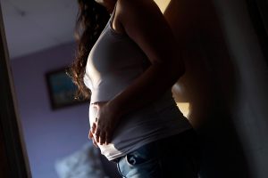 Senado aprueba nueva ley para que embarazadas se excusen de ser vocales de mesa