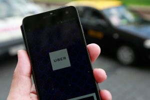 Uber reconoce como trabajadores a conductores en Reino Unido: Pagará sueldo y vacaciones