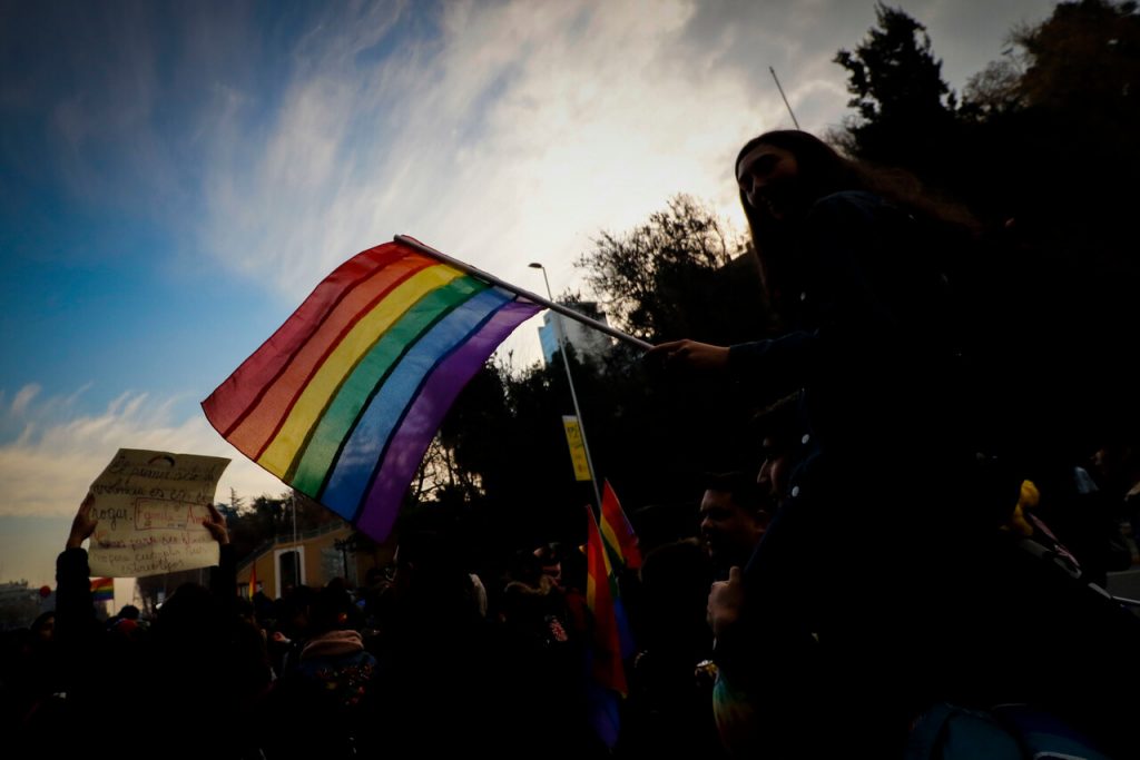 Encuesta Ipsos: 65% de los chilenos cree que se debe permitir el matrimonio igualitario