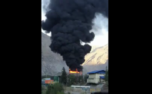Emergencia en Codelco Los Andes: Incendio afecta a planta de filtros y genera vistosa columna de humo