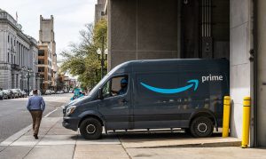 EE.UU.: Amazon admitió que sus conductores deben orinar en botellas durante sus recorridos
