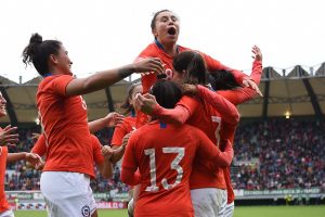 Selección Chilena Femenina ya tiene horarios para su debut en los Juegos Olímpicos: Hinchas deberán madrugar