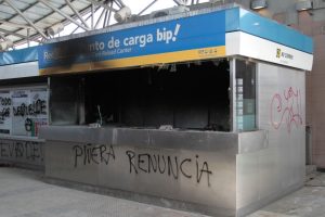 Sentencian a dos años de cárcel a condenado por incendio en Metro Estación La Granja