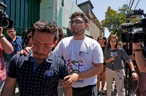 Ministerio Público pide 8 años de cárcel a profesor que rompió un torniquete del Metro en inicio del estallido social