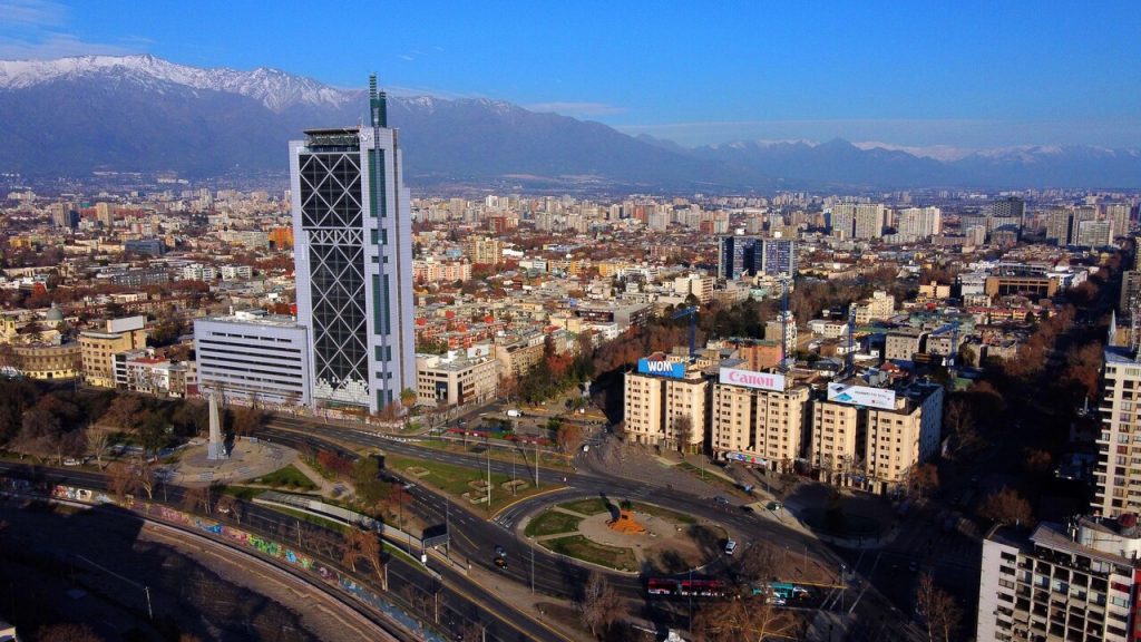 OCDE pide a Chile una reforma tributaria para acelerar la recuperación y combatir la desigualdad económica