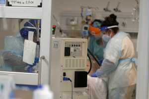 Cifra récord desde inicio de la pandemia: Minsal informa 8.112 nuevos casos de COVID-19
