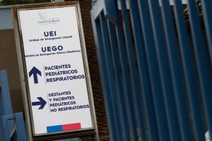Hospital Carlos Van Buren confirma ataque a Unidad de Emergencia: Sujeto simuló estar inconsciente