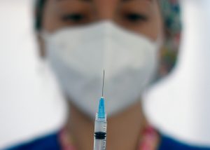 La OMS aprueba el uso de emergencia de la vacuna china Sinopharm
