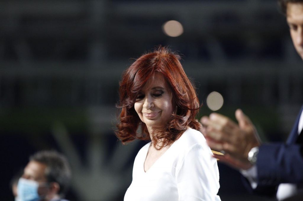 Cristina Fernández amplía recusación a jueces que le juzgan por corrupción