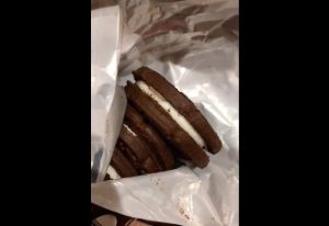 Nestlé responde a denuncias de “gusanos” en galletas Tritón investigadas por el Sernac