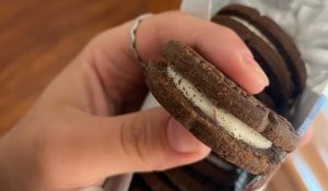 Sernac oficia a Nestlé tras denuncias de galletas con hongos y gusanos