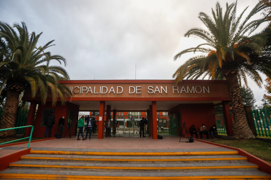 PDI retira documentos desde la Municipalidad de San Ramón en
