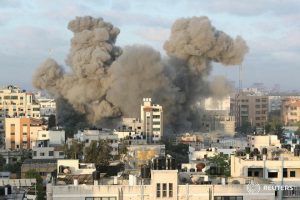 Bombardeos de Israel a Gaza aumentan a 210 los fallecidos civiles, entre ellos bastantes menores de edad