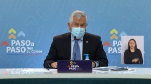 VIDEO| Ministro Paris vuelve a su estilo confrontacional: “No es culpa del gobierno que el virus ande circulando”