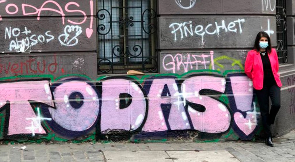 Autoras del grafiti «Todas» responden a Narváez: «No nos representas, no queremos lavados de imagen con nuestra expresión callejera»