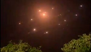 VIDEOS| El momento en que los más de 130 cohetes lanzados por Hamás sobrevuelan Israel