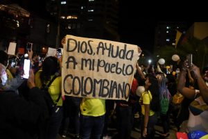 VOCES| Colombia y Chile: bajo el mismo yugo de una democracia autoritaria y violadora