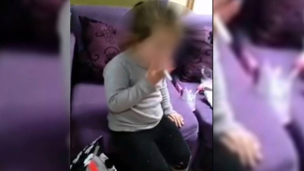 Madre que grabó a su hija de tres años fumando: “Pido perdón a todo Chile, no se repetirá nunca más”