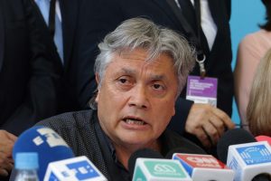 Senador Navarro presenta una querella criminal debido a ventiladores donados por Juan Sutil de la CPC