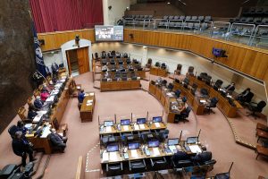 Senado rechaza idea de legislar el reajuste al sueldo mínimo y proyecto pasa a comisión mixta