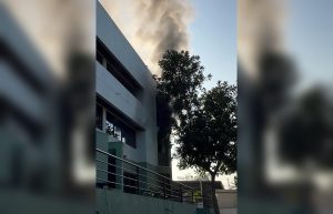 VIDEO| Incendio se registró en inmediaciones de la Escuela de Carabineros