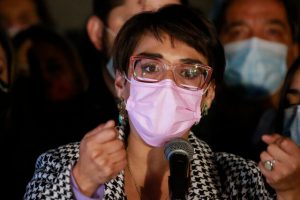 Karina Oliva renuncia a derecho a guardar silencio y declara voluntariamente en Fiscalía