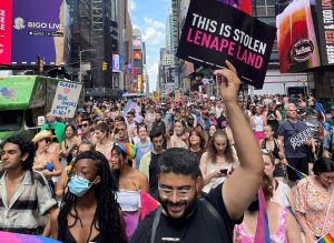 Nueva York celebra un Orgullo LGTBI+ virtual, pero miles de personas salen a la calle
