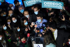 Claudio Orrego gana las elecciones y se convierte en gobernador por la RM: "Voy a dejar mi alma por este trabajo, no los voy a defraudar"