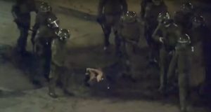 18-O: CDE presenta querellas por casos de brutal golpiza en Plaza Ñuñoa y de joven aplastado por dos carros policiales en Plaza Italia