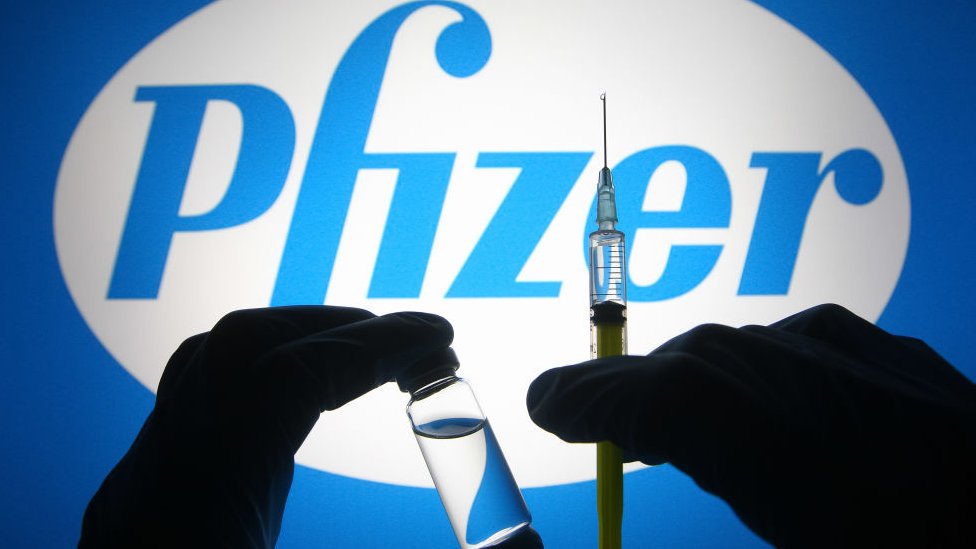 Minsal confirma que vacunados con AstraZeneca menores de 45 años serán inoculados con Pfizer