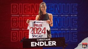 VIDEO| Presentada como una estrella: Tiane Endler llega al Olympique de Lyon, el más ganador del mundo