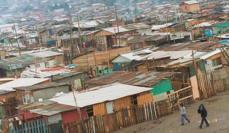 Las deudas en política habitacional que han incidido en el explosivo aumento de campamentos en Chile