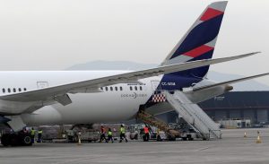 Paula Daza confirma autorización para avión que llegó desde el extranjero directo a Antofagasta