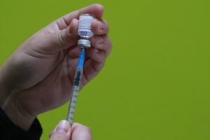 Estudio de la UC sobre vacuna Sinovac: En seis meses sólo el 2% de los inoculados se ha contagiado y no se registran muertes