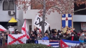 VIDEO| Incidentes por manifestaciones simultáneas en las afueras del Consulado de Cuba en Chile